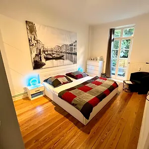 Doppelzimmer Mit Terrasse In Privatem Zuhause Privatunterkunft